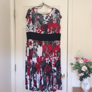 NWOT Vibrant and chic midi summer dress (plus)